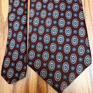 Wynwood Silk Necktie 100% Italian Silk Burgundy Blue Dots 3.5 x 57.5" USA